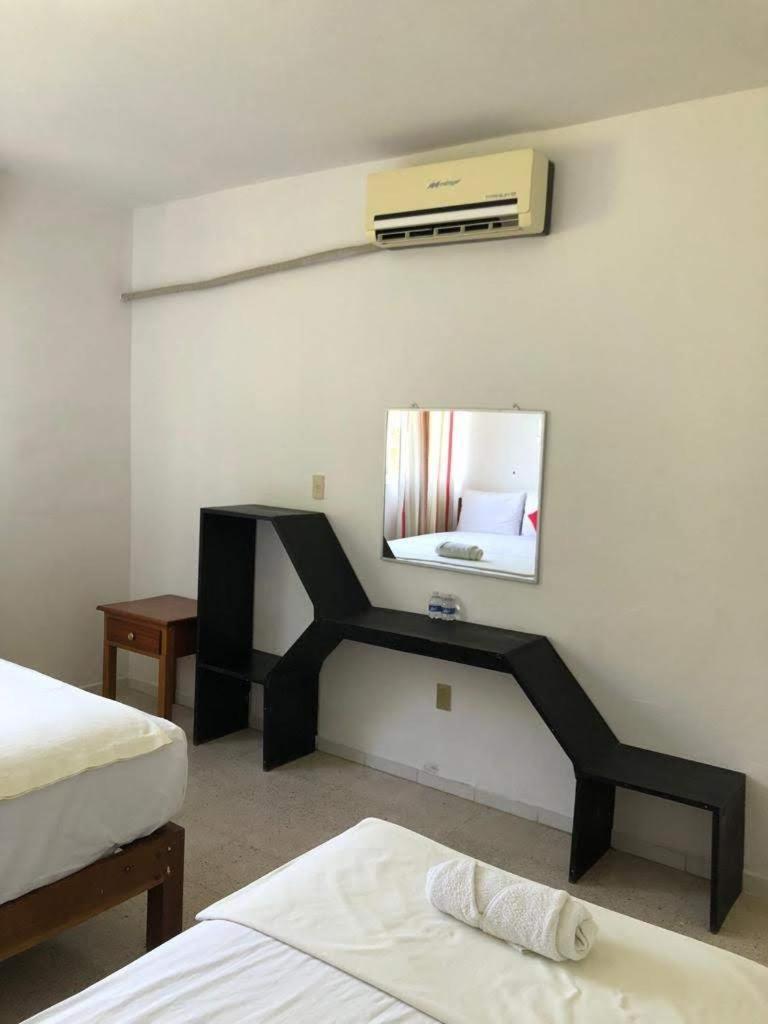 Hotel Los Leones Palenque Exterior photo